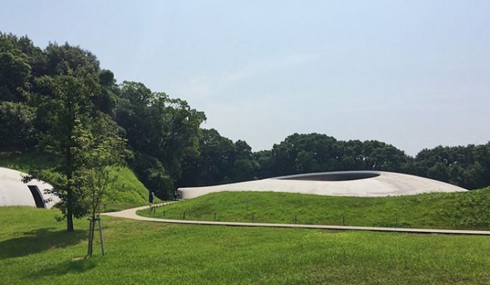 豐島美術館